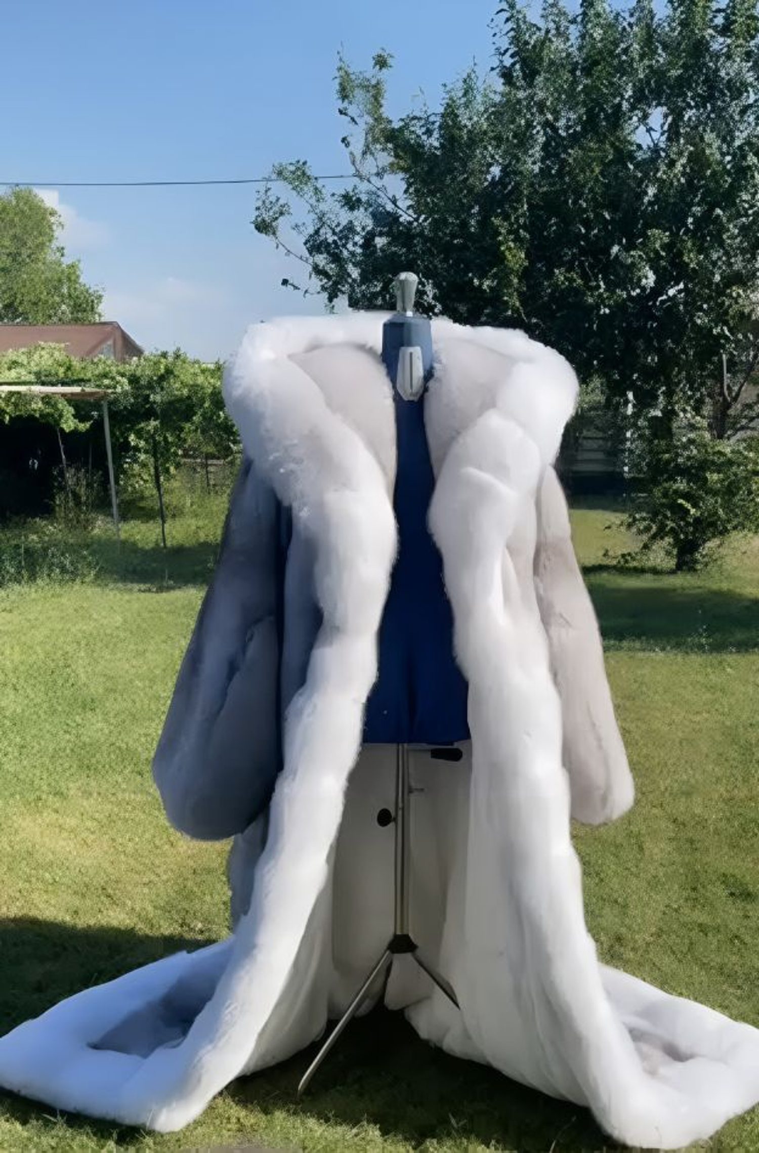 Pearl Fox, Shawl Collar